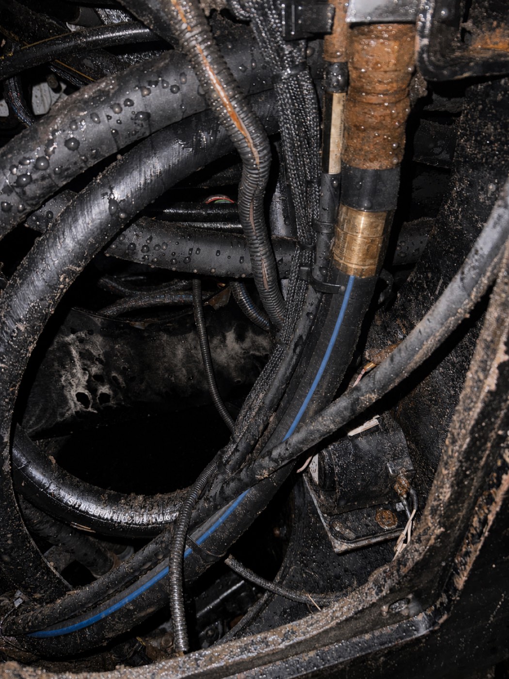 Hydraulic bay — pre-maintenance wash